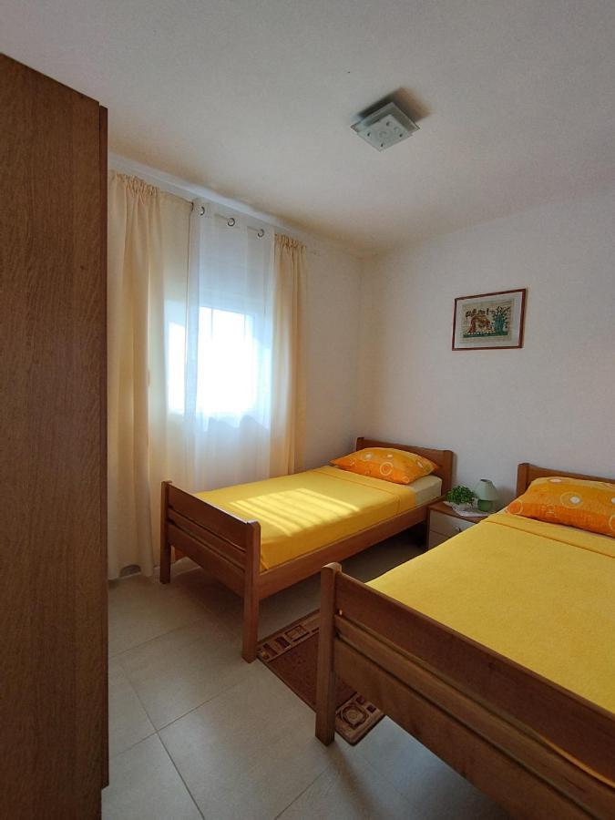 Apartmani Vjeko Vir Eksteriør bilde