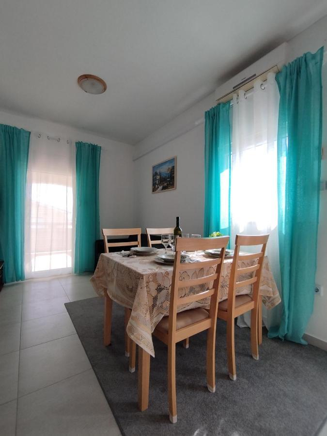 Apartmani Vjeko Vir Eksteriør bilde